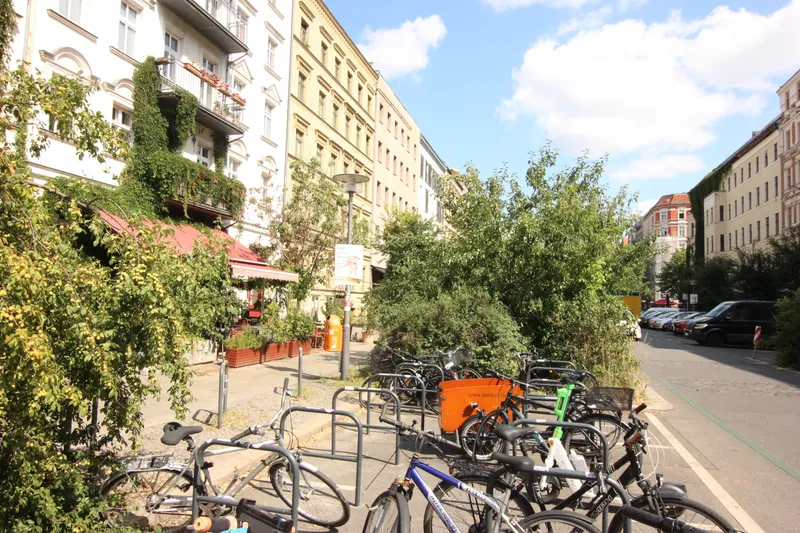 MONTAG (20.7.) 16.45 Uhr: Freelancer welcome - Teilgewerbliche Altbauwohnung nahe Kastanienallee — photo 1